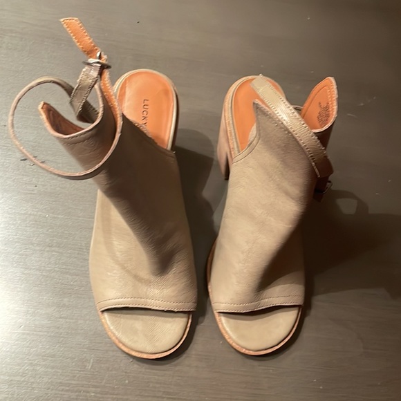 Lucky Brand peep toe clogs with ankle straps (brand new never worn) - Picture 5 of 5
